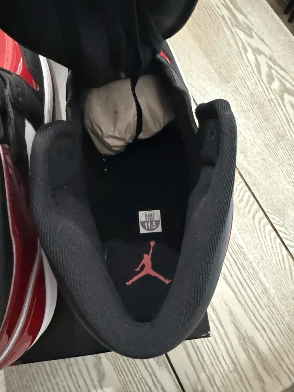 Jordan Men's Air Jordan 1 Mid Black/Red/White Athletic Shoes